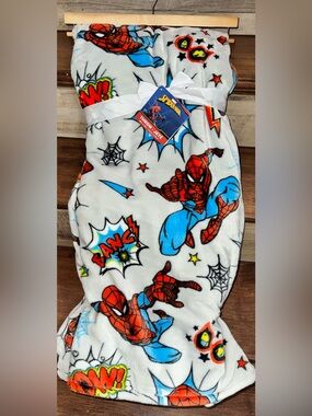 Super Cute 🥰 Marvel Classic Spider-Man Plush Fleece Throw Blanket 60” x 70” New
